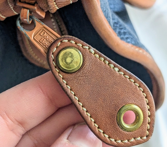 Dooney & Bourke All Weather Handbag Satchel, Pebble Grain Navy and Tan, 1980s - Picture 9 of 17